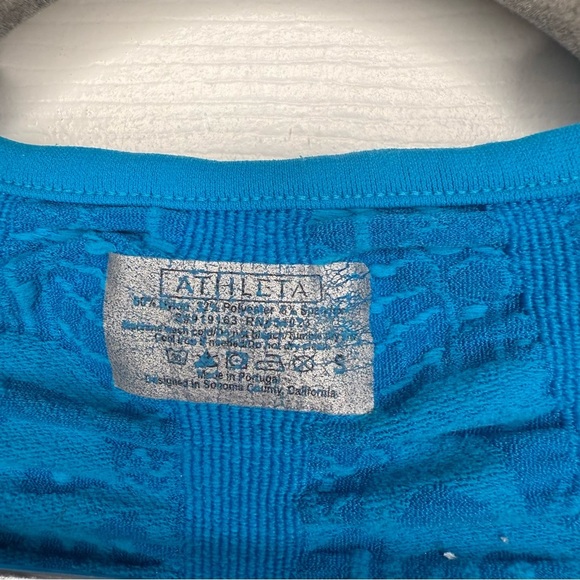 Athleta Blue Patterned Long Sleeve Womens Performance Top Thumb Loops Size Small - Picture 3 of 4